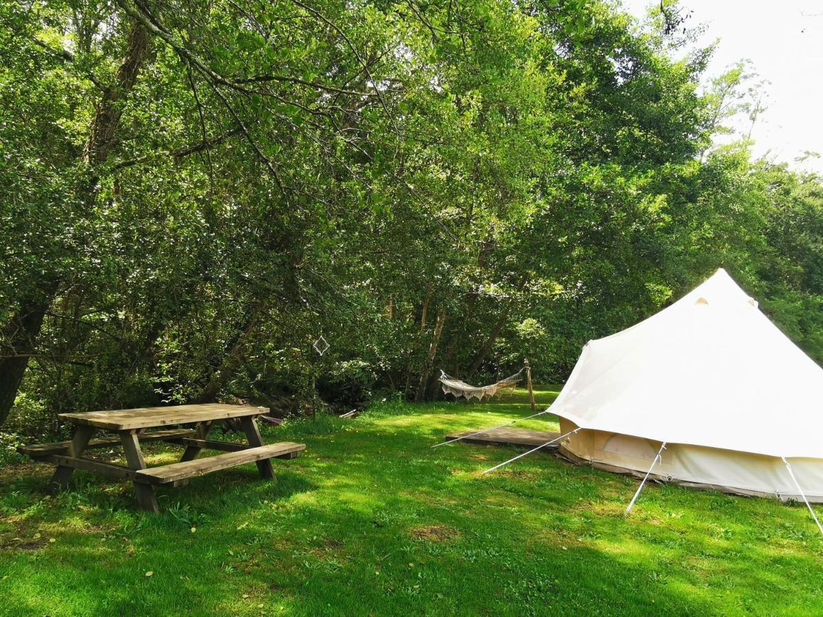 Le Tipi Arc-En-Ciel Au Bord De La Riviere Hotel Mios Buitenkant foto